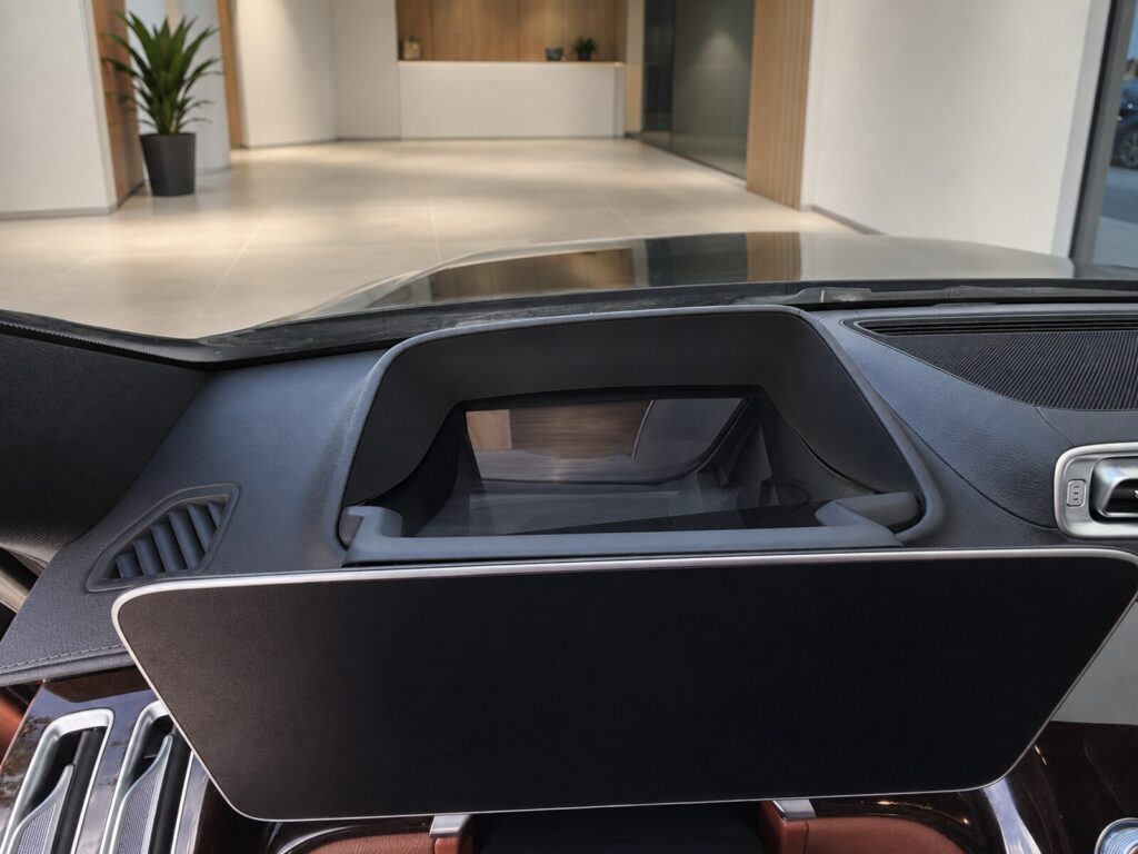 08_Mercedes_S_head_up_display