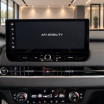 Črni Mitsubishi Outlander PHEV v salonu-10